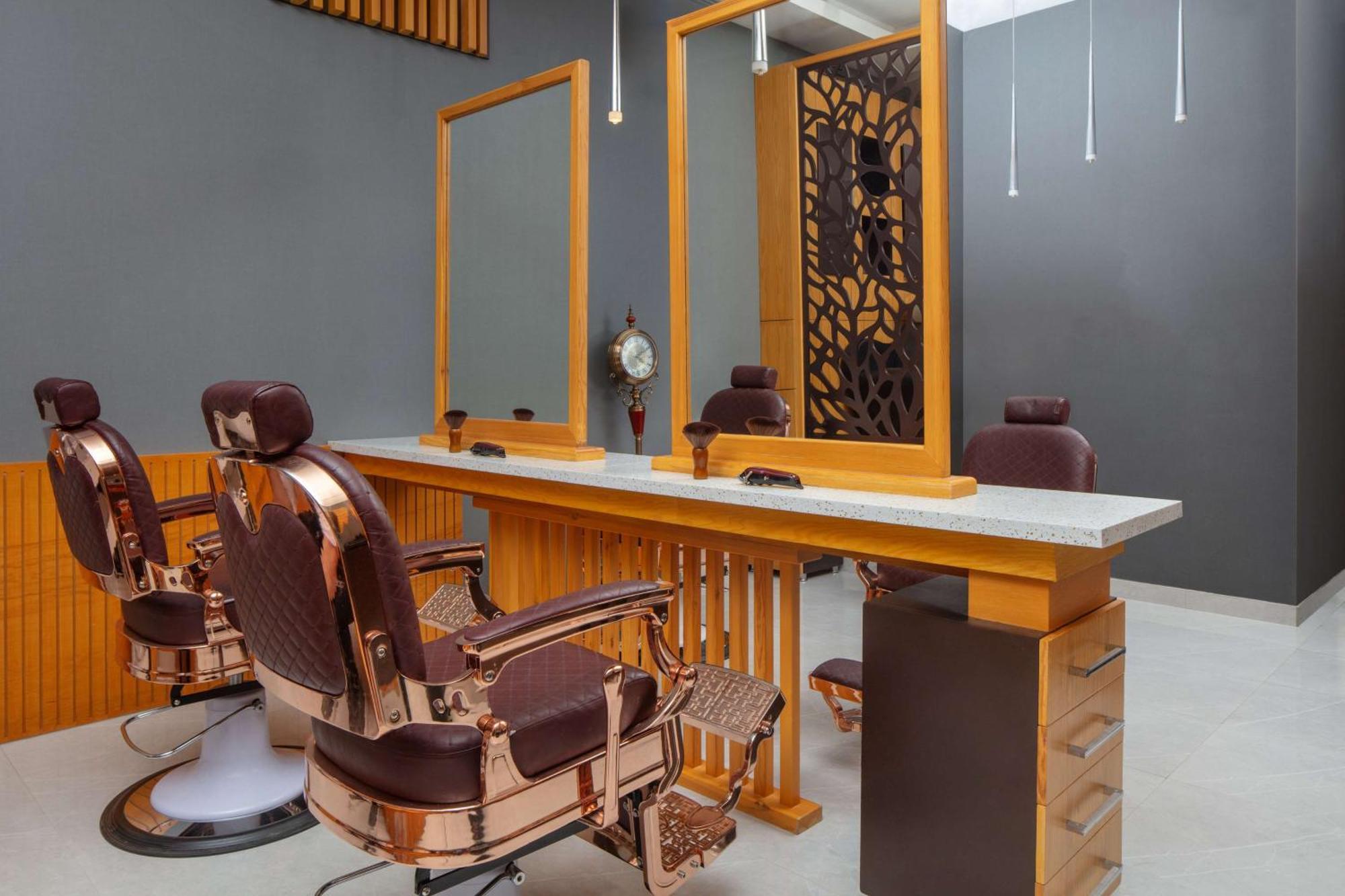 Hyatt Regency Riyadh Olaya Εξωτερικό φωτογραφία A modern barbershop in the United States