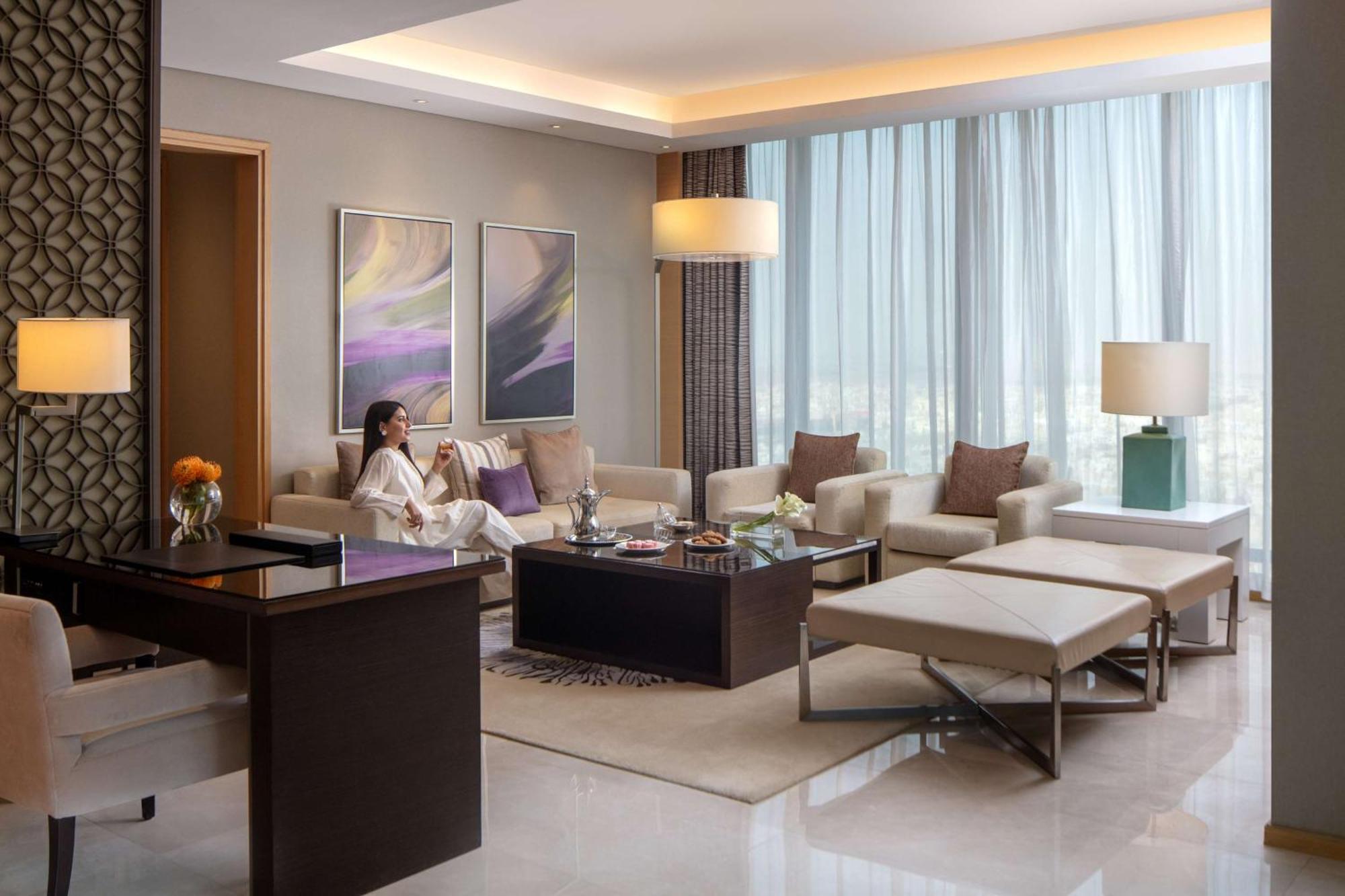 Hyatt Regency Riyadh Olaya Εξωτερικό φωτογραφία A living room at the Ritz-Carlton, DIFC
