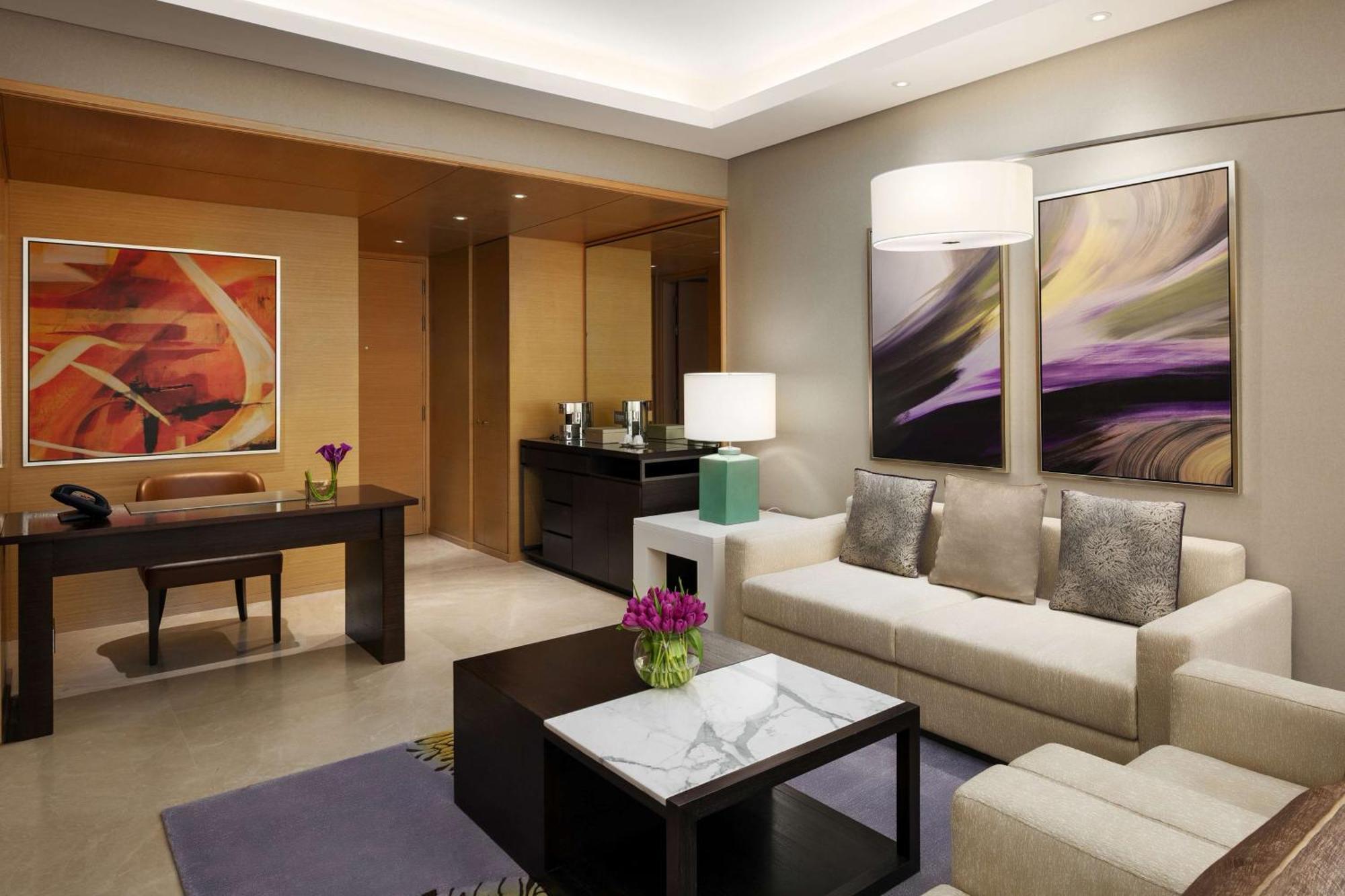 Hyatt Regency Riyadh Olaya Εξωτερικό φωτογραφία A living room in a suite at the Ritz-Carlton, Dubai