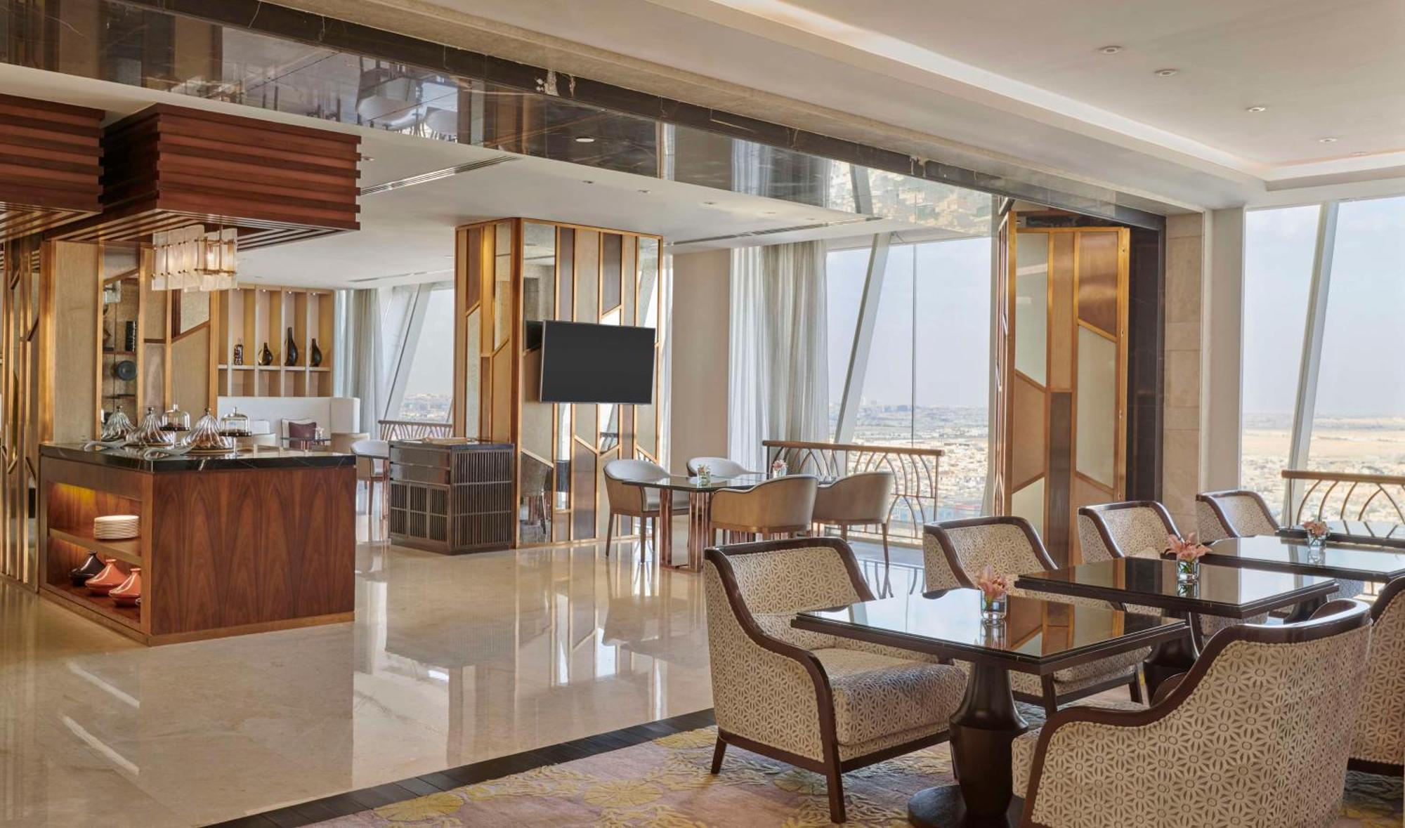 Hyatt Regency Riyadh Olaya Εξωτερικό φωτογραφία The Lounge at the 88th floor